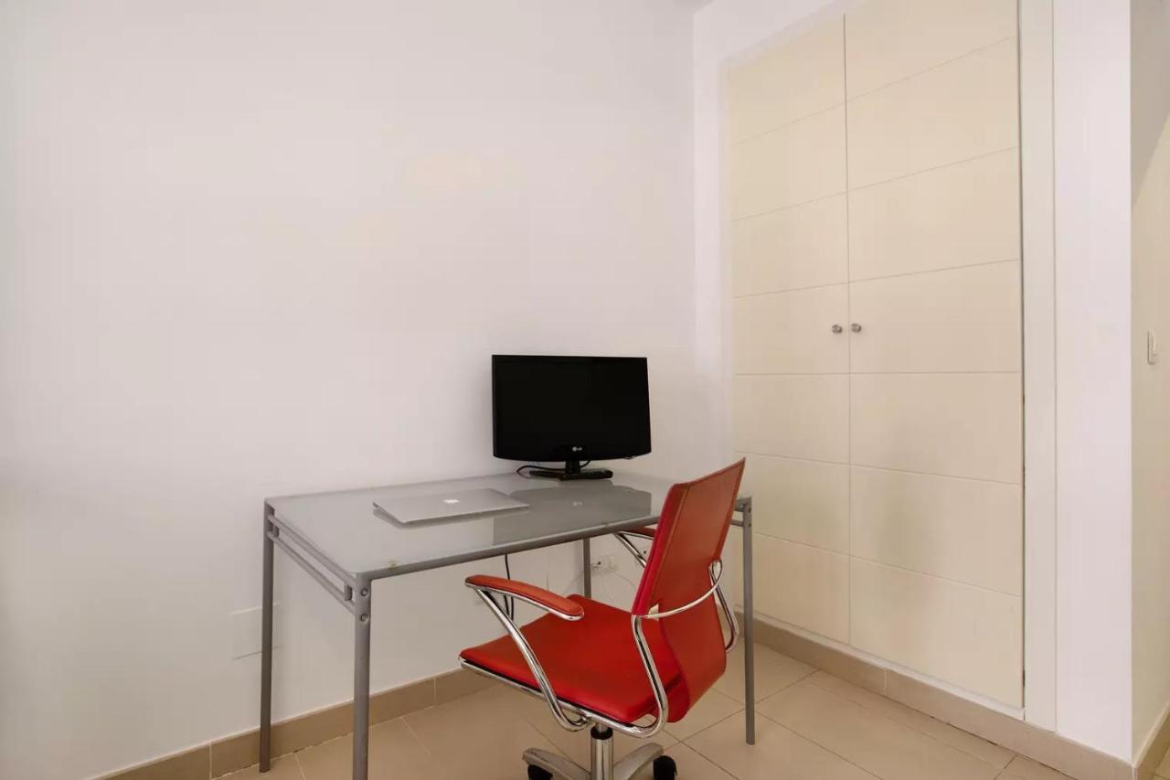 Malaga Campus Apartment Parking Included Bagian luar foto