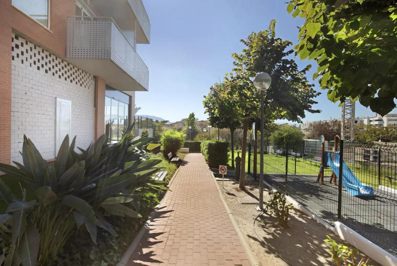 Malaga Campus Apartment Parking Included Bagian luar foto